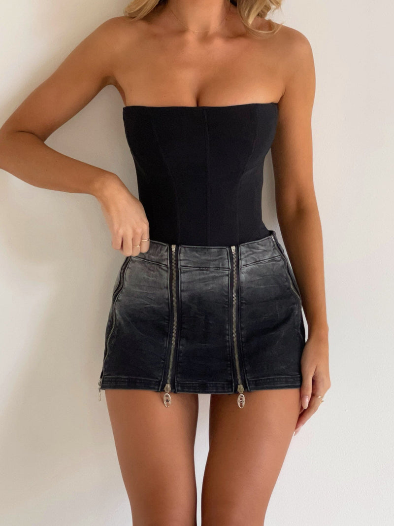 ELESTRIA MINI SKIRT BLACK Mini Skirt 