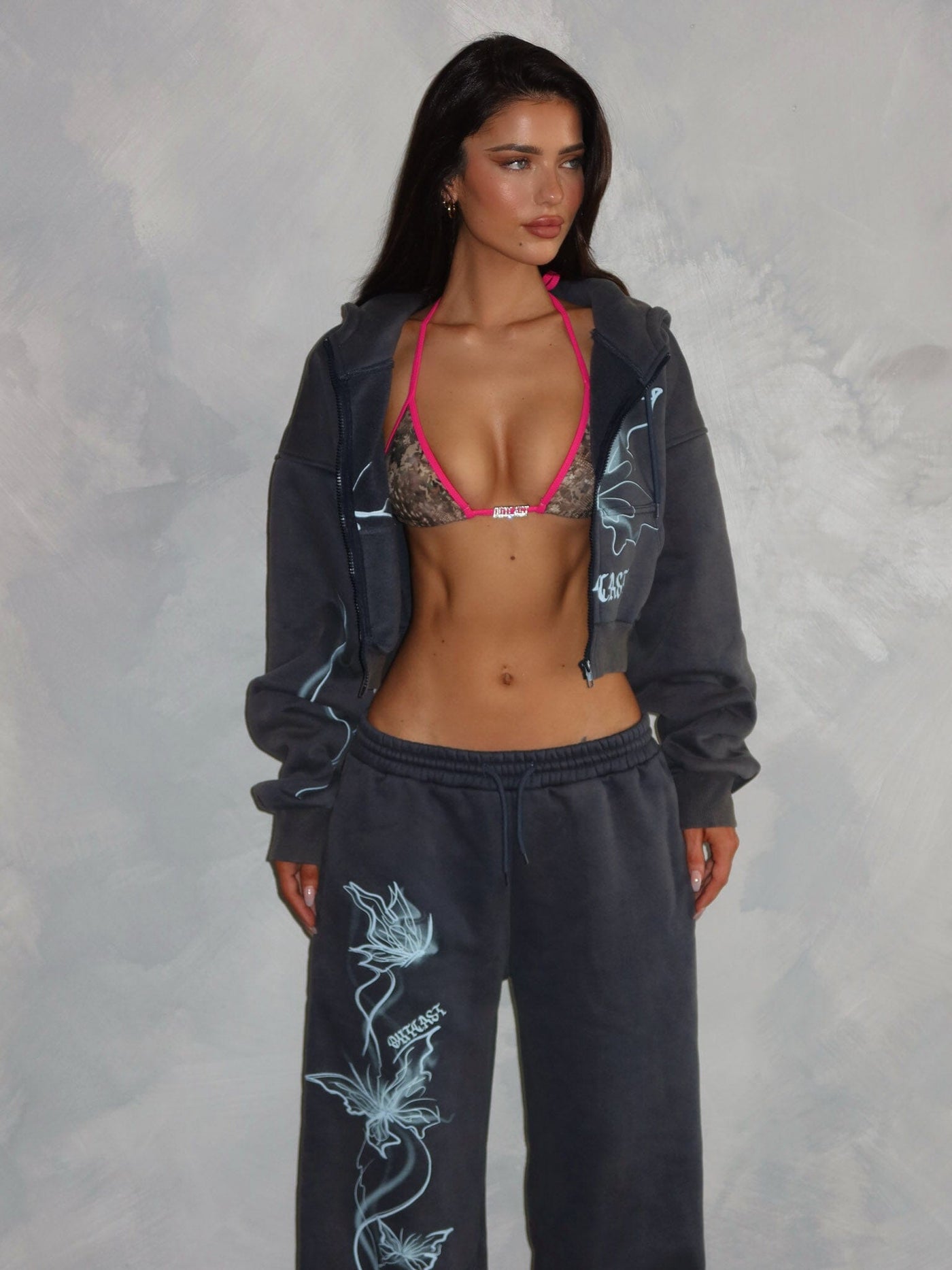 NYA CROPPED HOODIE VINTAGE NAVY – Outcast