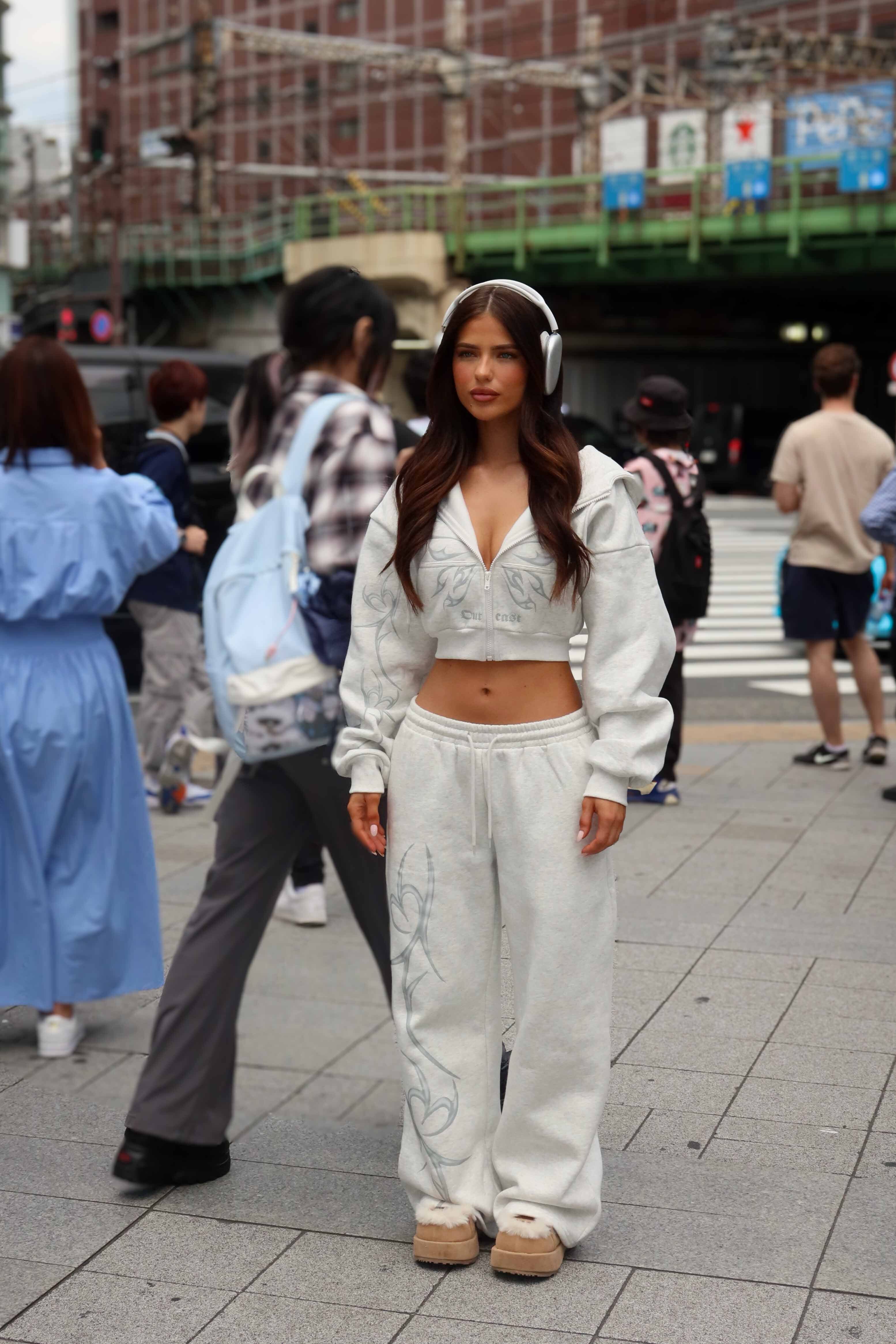 Nya Cropped Hoodie Grey | Outcast