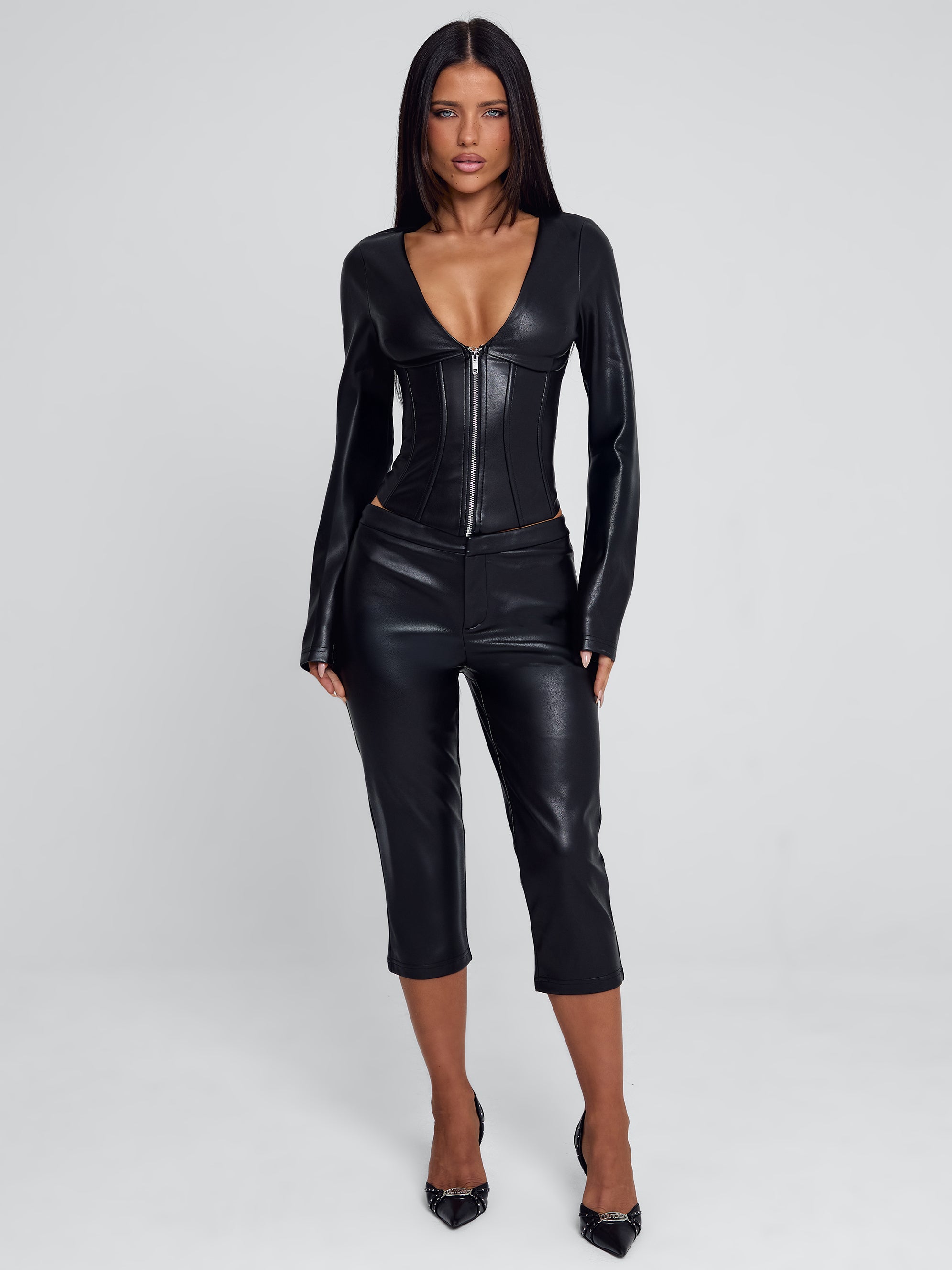 Cora Crop Top Black | Outcast